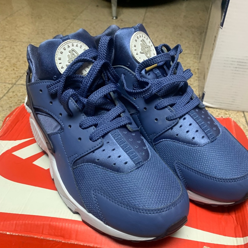 Used Men Nike Air Huarache (Blue Moon) 318429-414 Size 12 (Damage Box)